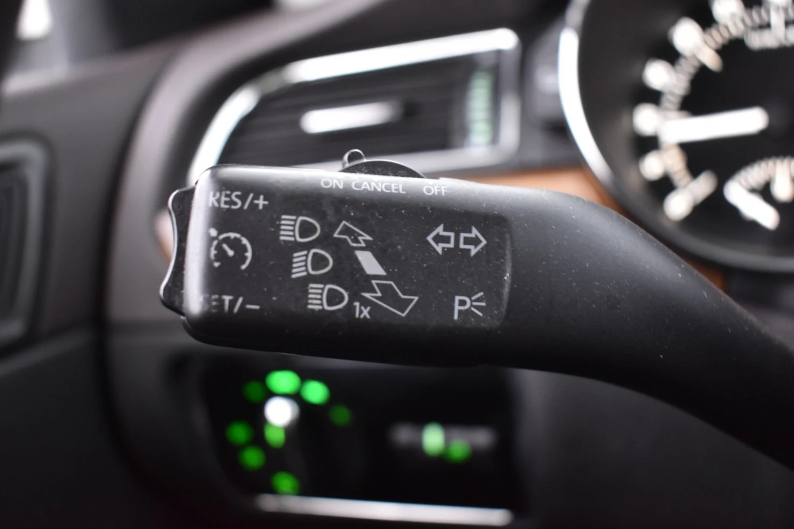 Car Image - MS4iWvbiEdivxwB4uEoip