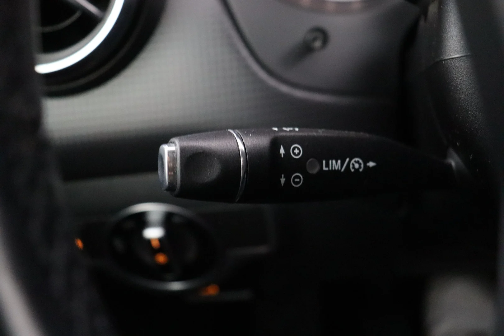 Car Image - 2wzeYR7nnUuLmwaegvRSGG