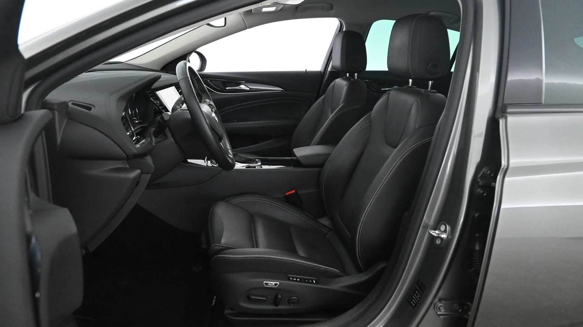Car Image - 6OxzE3uAE9rkrVqBg8Z8LP