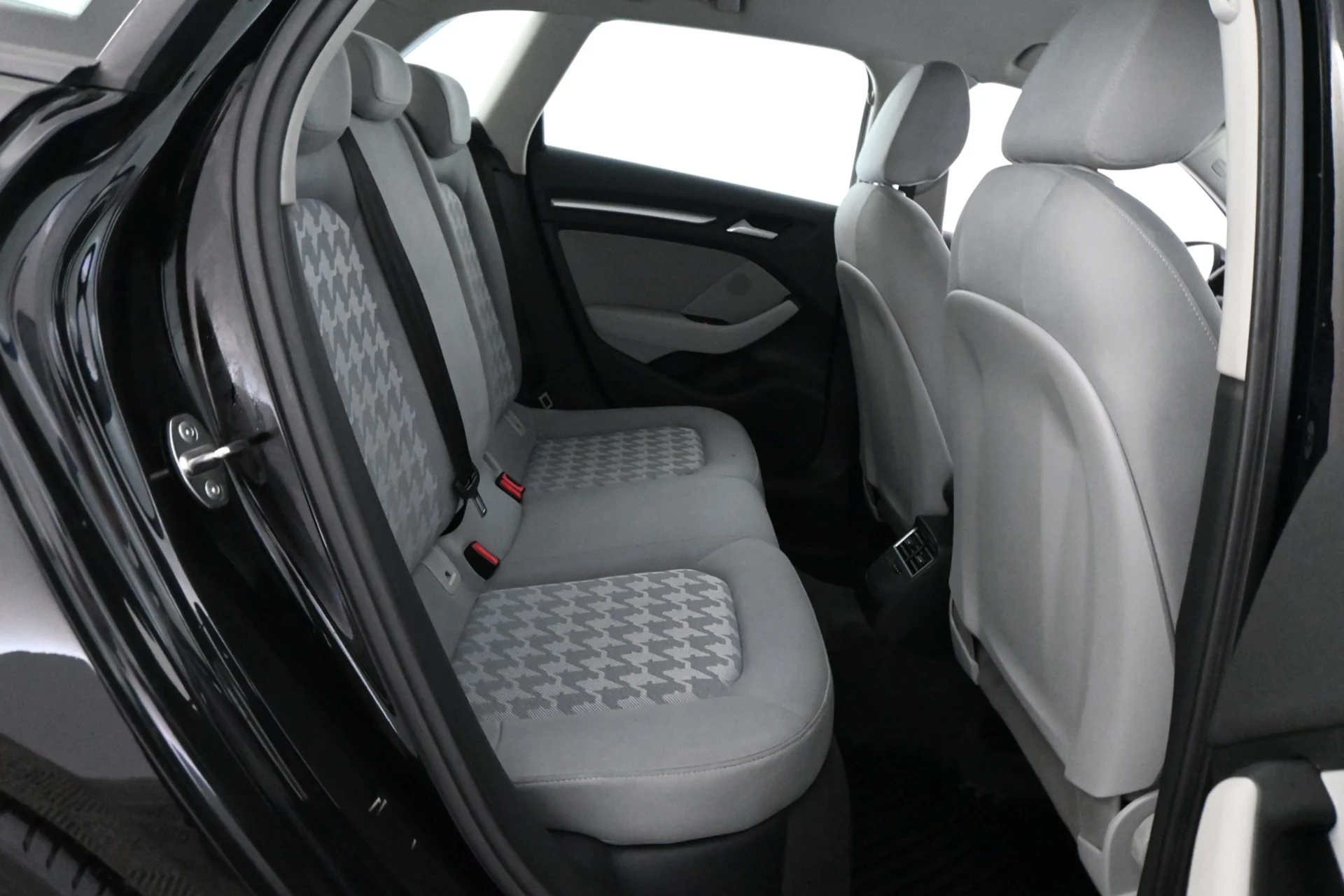 Car Image - 5Ue29TjkfQLqJqkadDIHuN