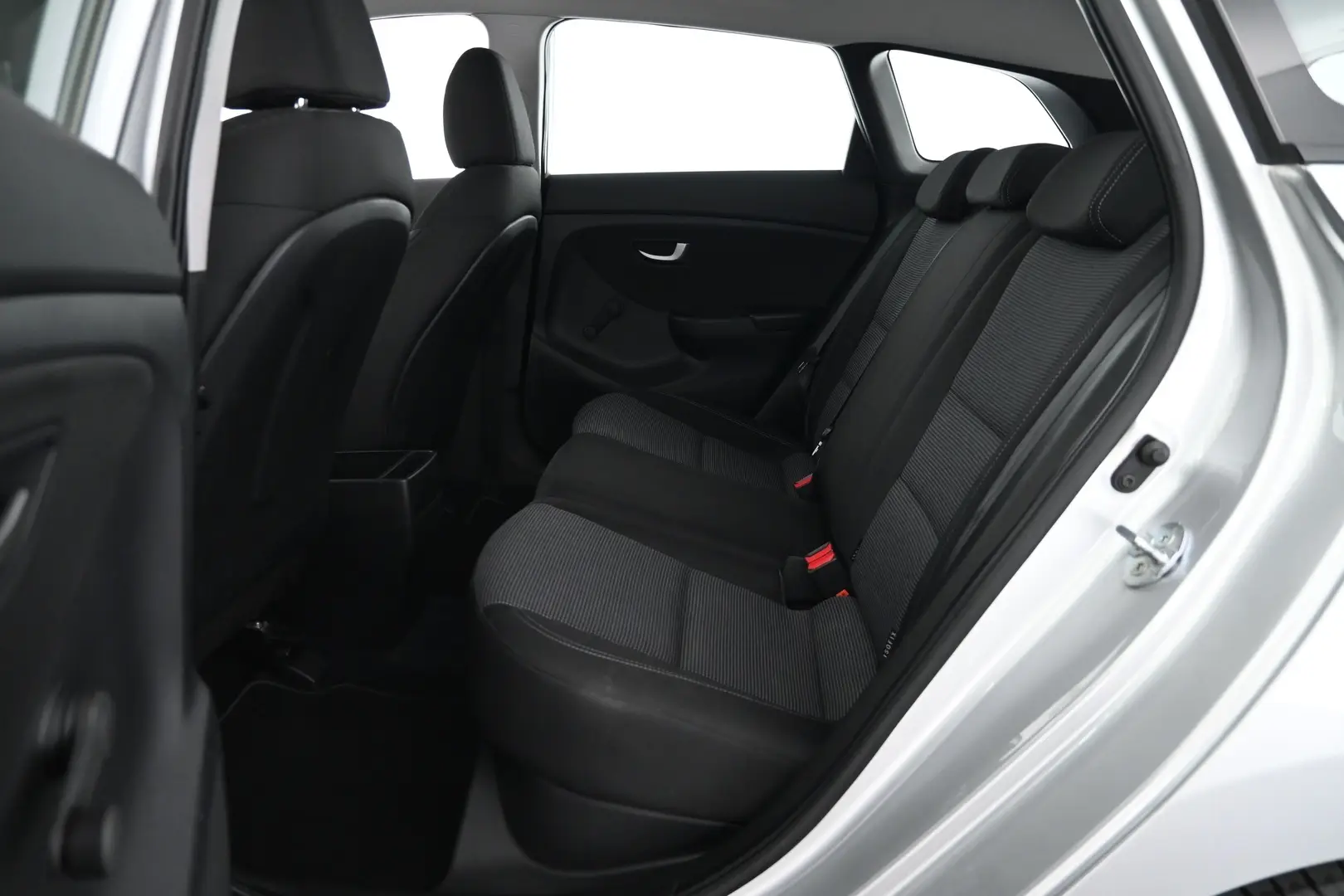 Car Image - 74uA31mwC69ItRJSgbyE29