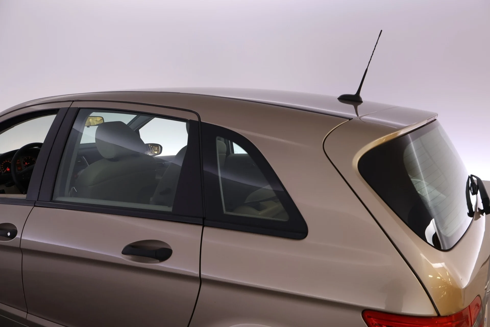 Car Image - 2uLxnjjAVLmkRolcvhpulG