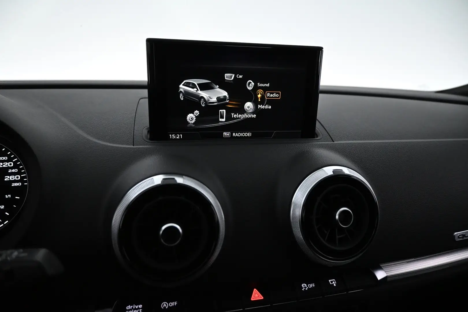 Car Image - 5Qy7dAXEE9prWql778Oore