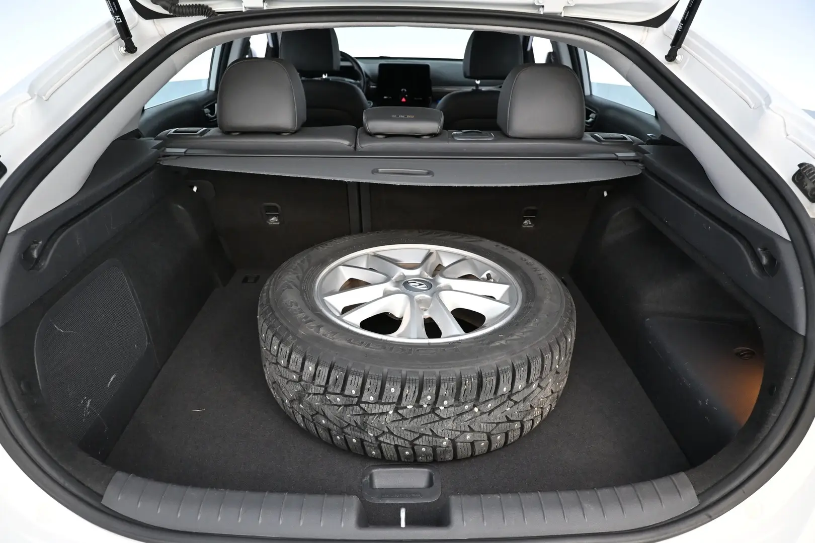Car Image - 33sIctCa3a0nfm4K22bIgj