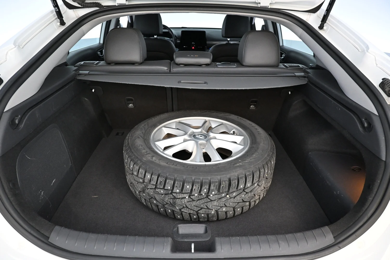 Car Image - 33sIctCa3a0nfm4K22bIgj