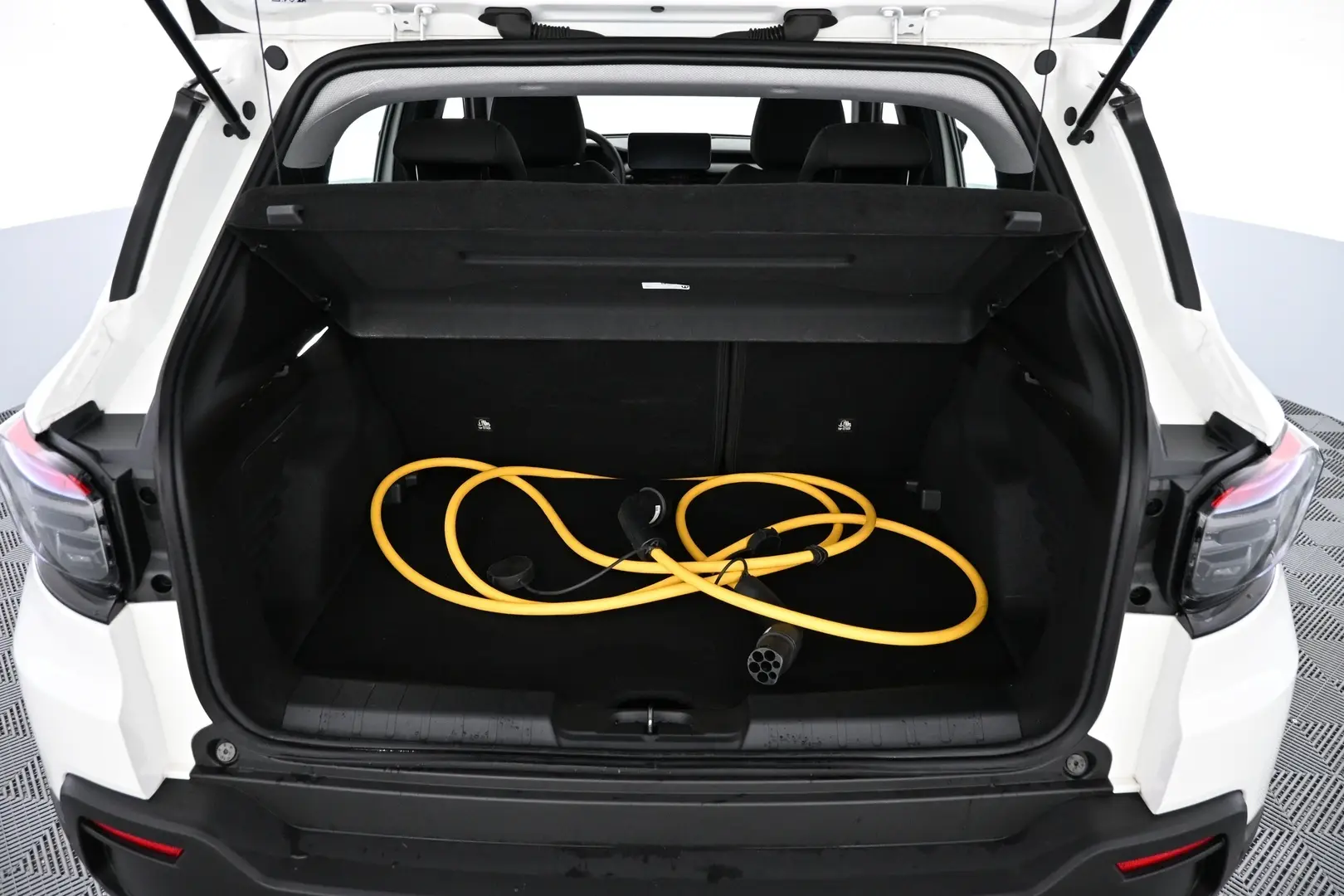 Car Image - 6ydmQxE76pGm04yaGXGzhy