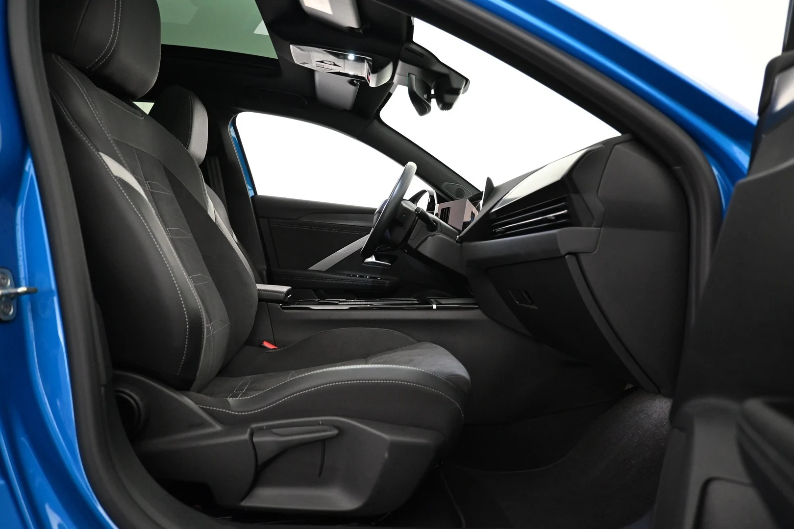 Car Image - 1zdnYLPUmmDFWTTuWTjMMg