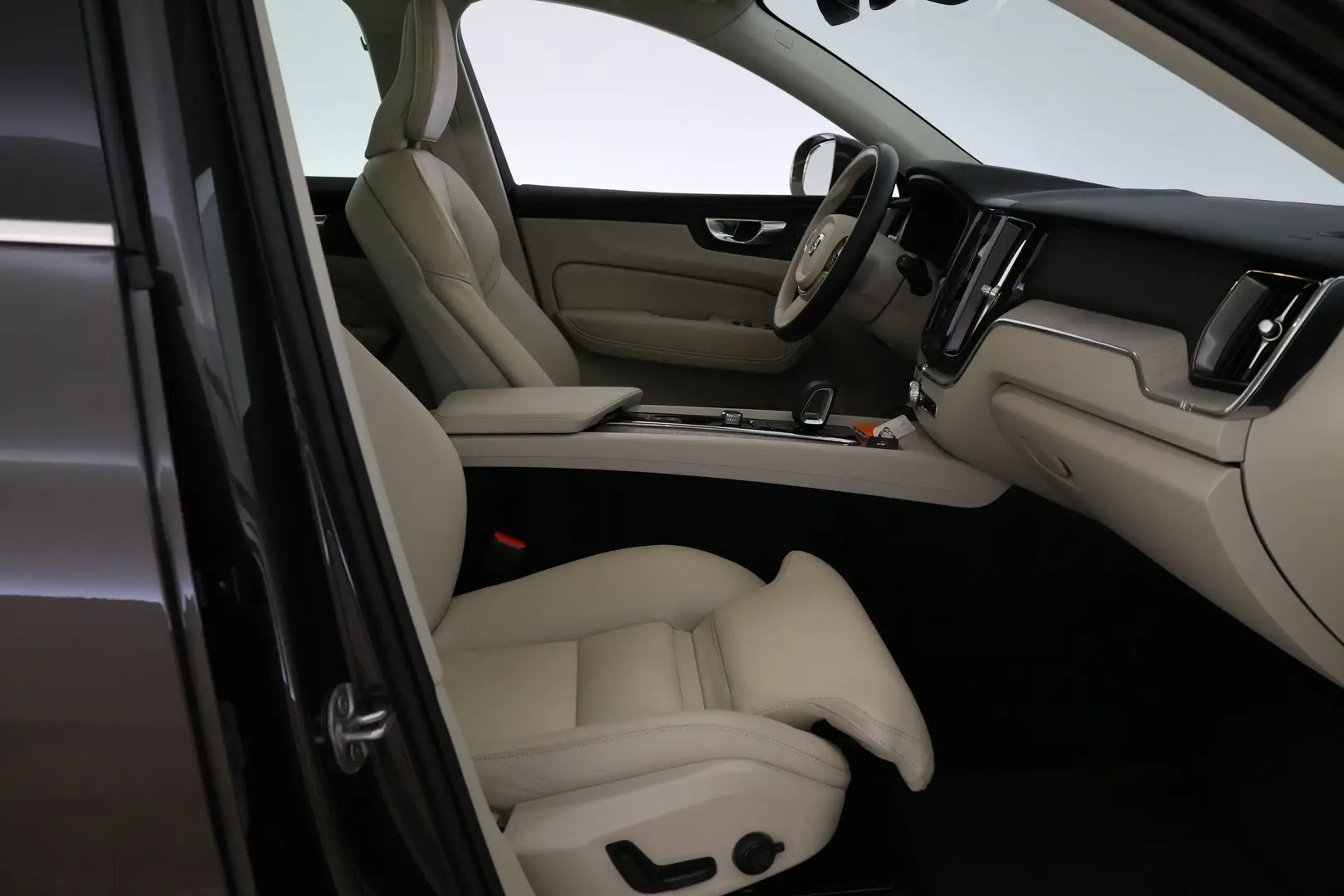 Car Image - 3SVZ6OBlRoKz1sH6ABTnJS