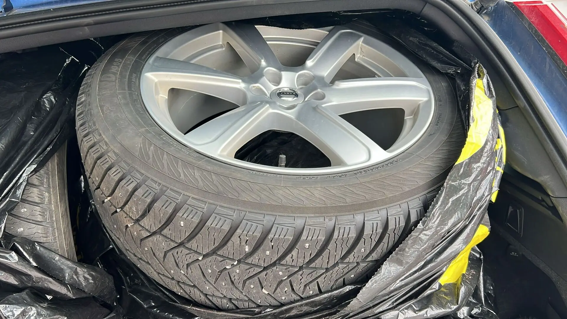 Car Image - 3hCPaPasun72j70OBPoNv9