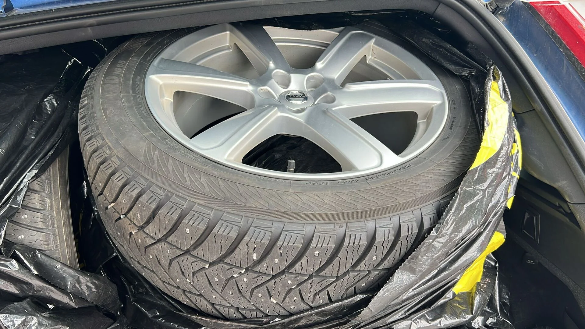 Car Image - 3hCPaPasun72j70OBPoNv9