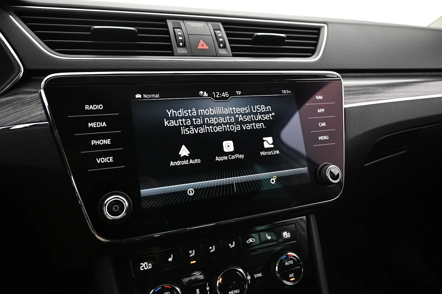 Car Image - 1hTWXRO9i0JH1CttTJJFt3