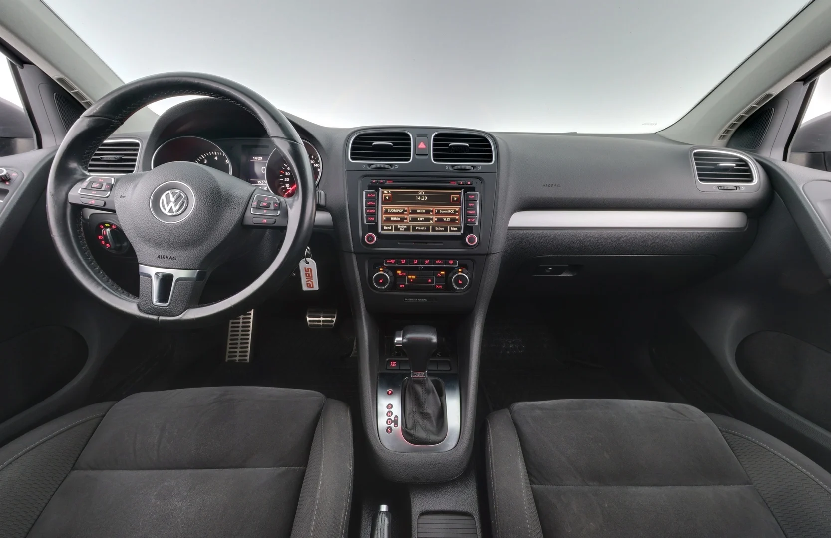 Car Image - 1RHrr6IdQq6AT0oHzhn2os