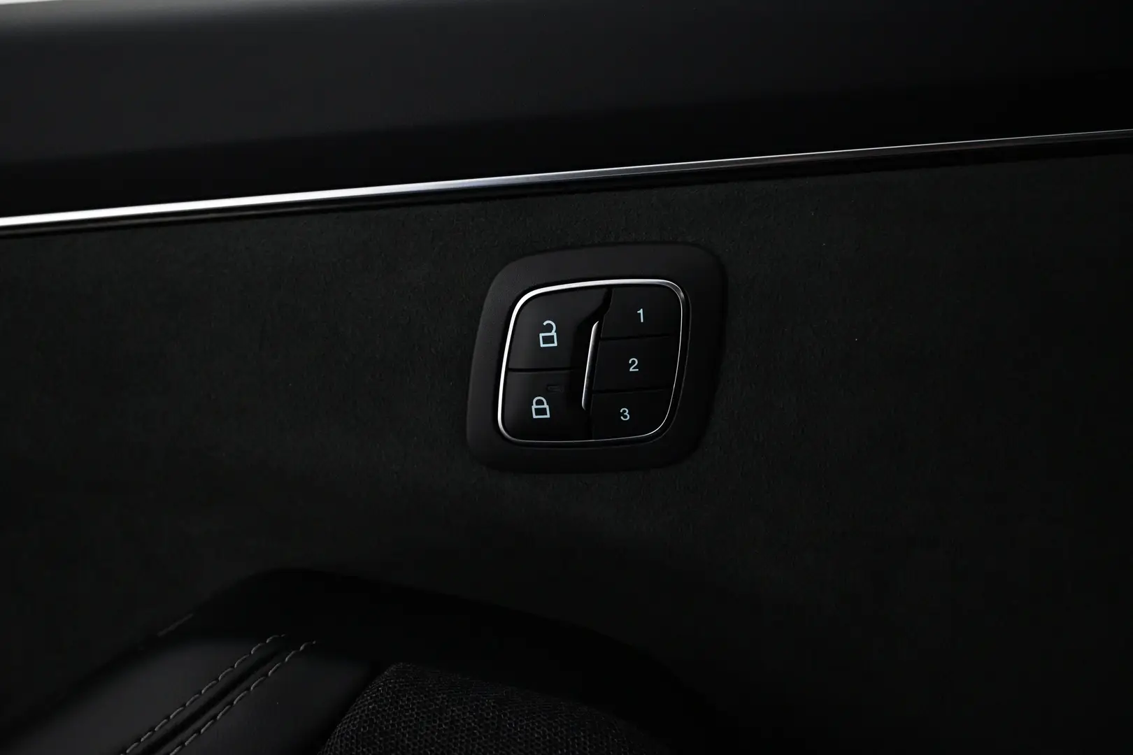 Car Image - 54tX0KdNhU8YDXjLTtqMkI