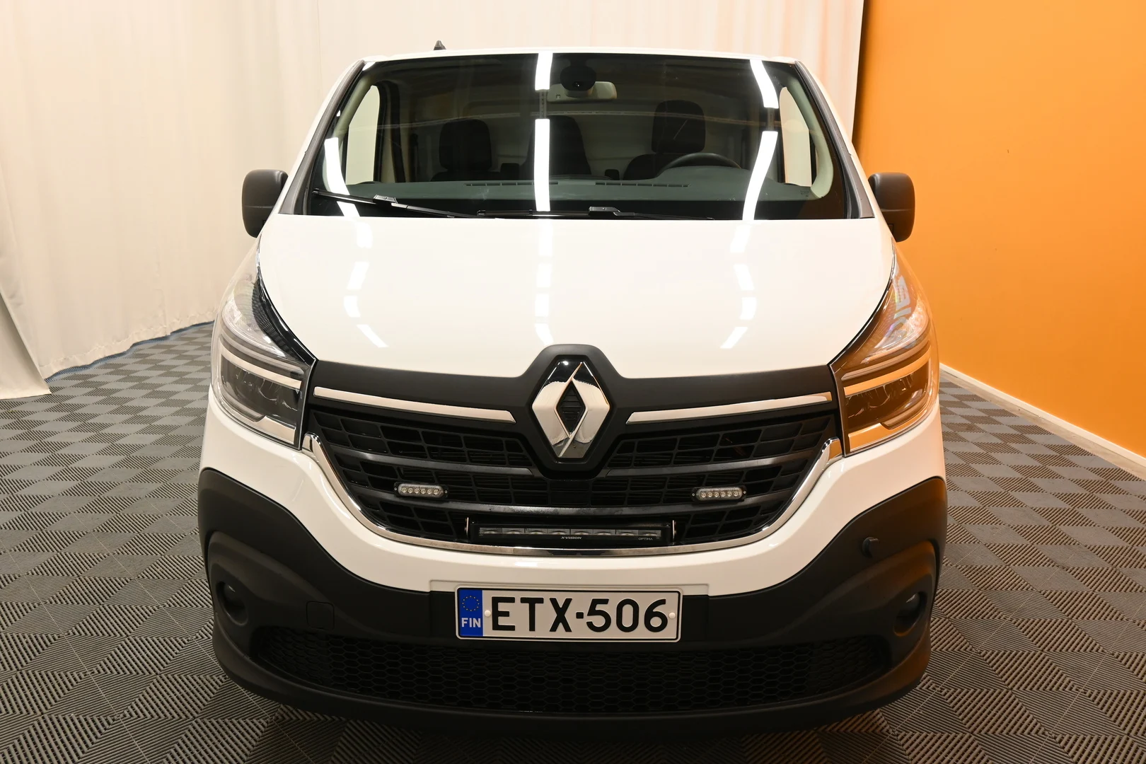 Car Image - 4sau6ONTwPAa8WSBnnijQ8