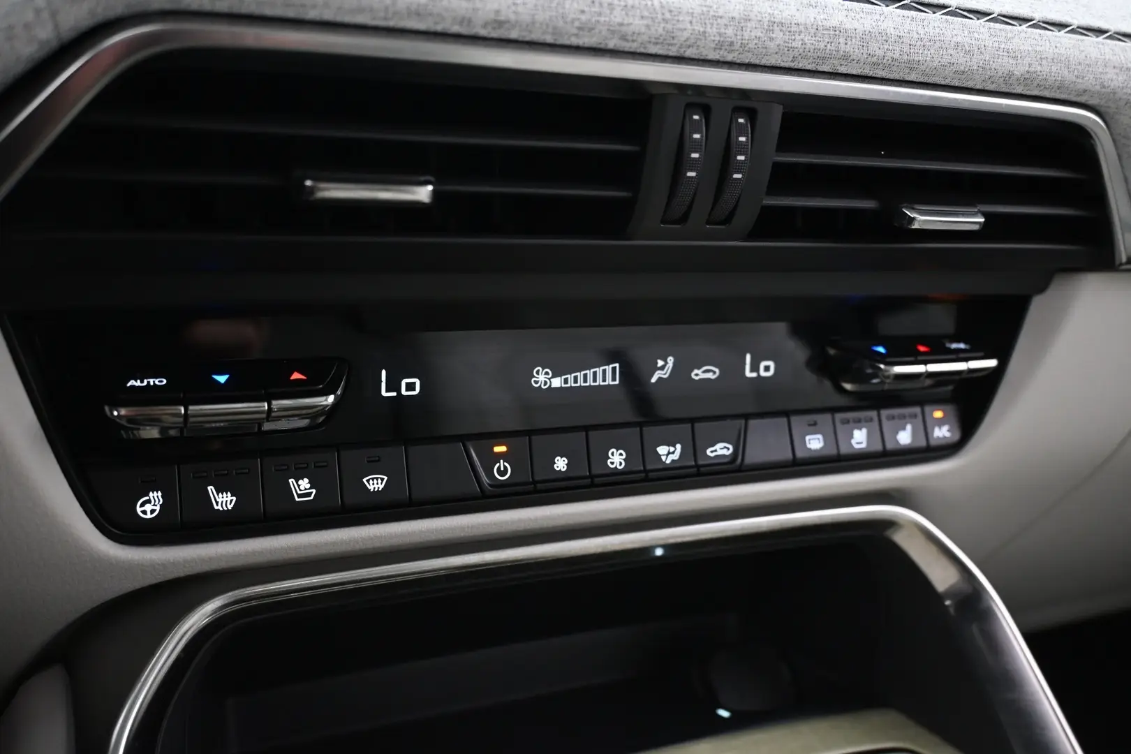Car Image - undhtycCcdVDyB3YbJDr5