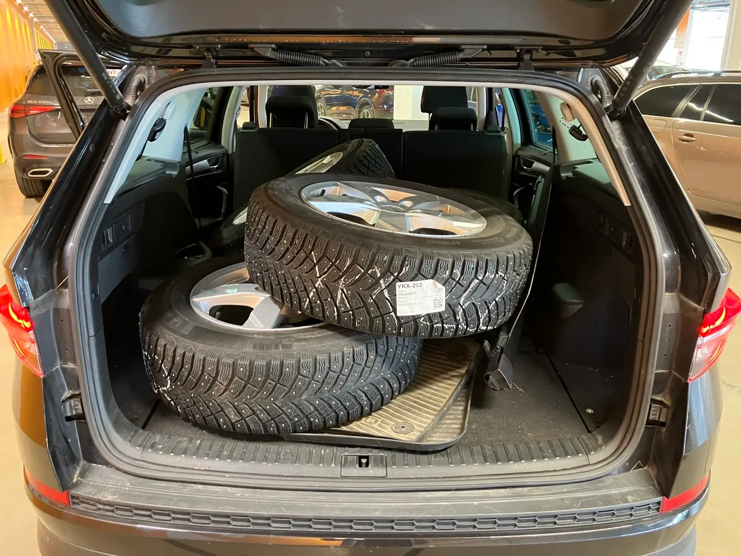 Car Image - fBVTWxjOrsJiL4IVaeHRO