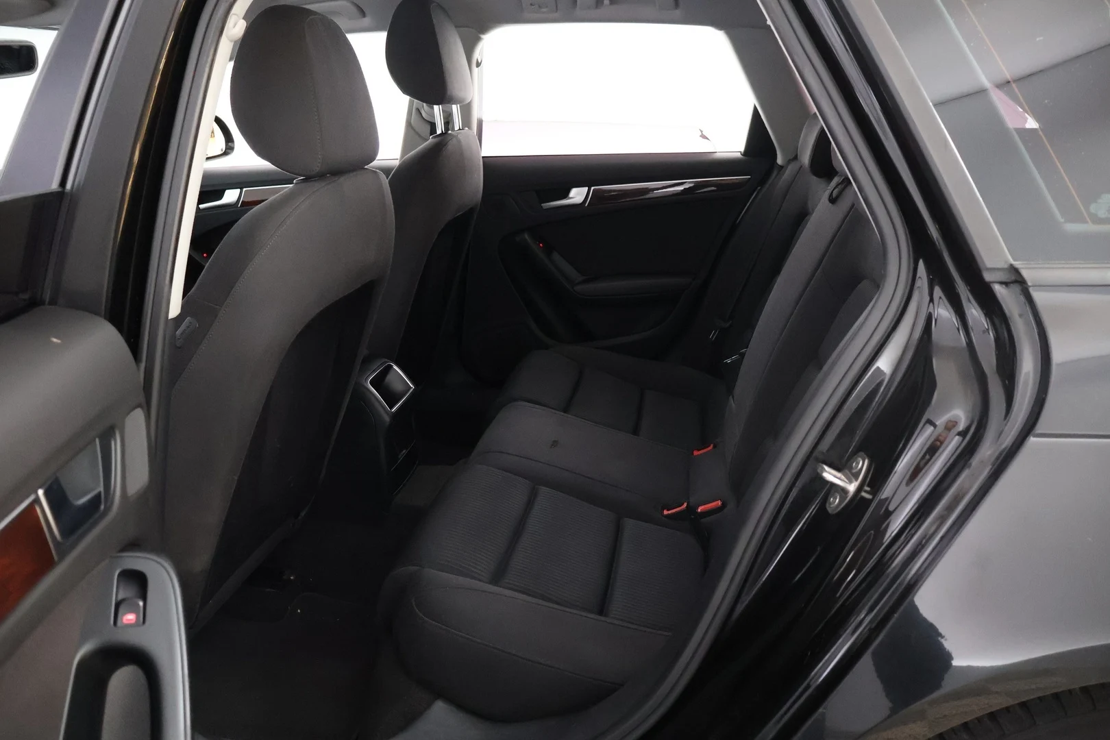Car Image - 4SvhZ1CYlYTE49sXUQfoF