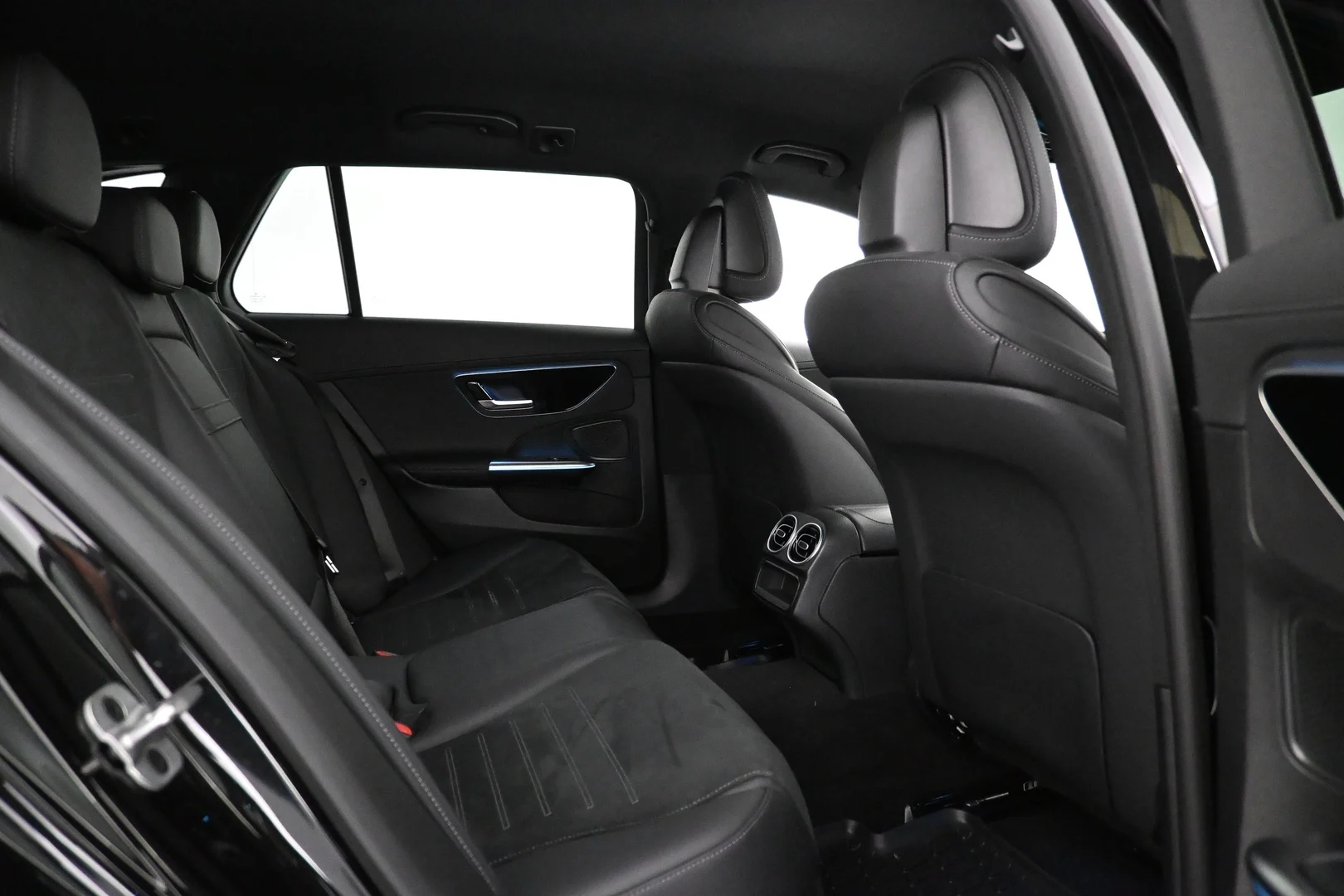 Car Image - 3ojv9FhwbRCi6lrzidK5uU