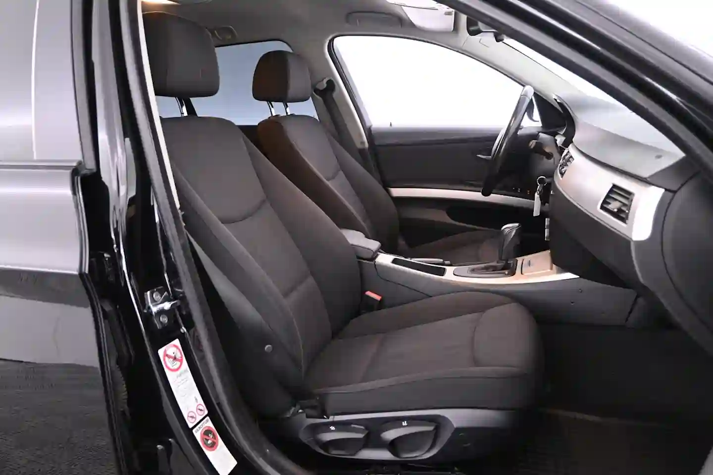 Car Image - 3PxLrYTDVwrmKaGubjnF9d