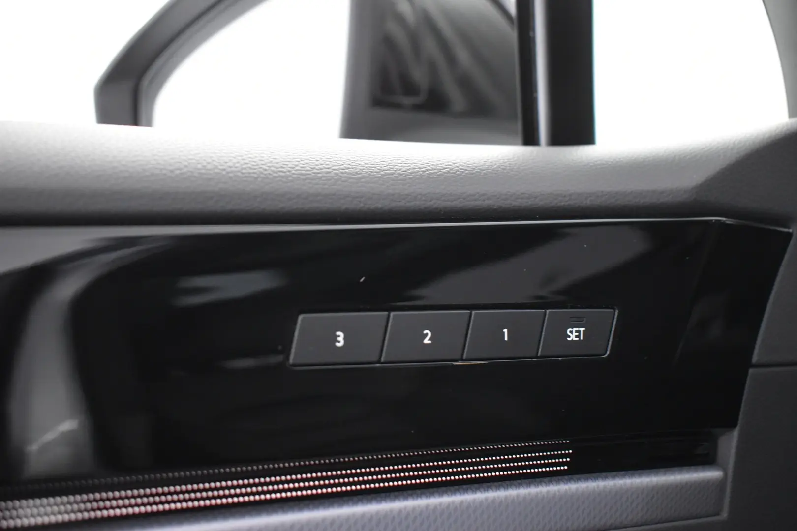 Car Image - 4FJYKhXq0bpqx6fcKmTmZw