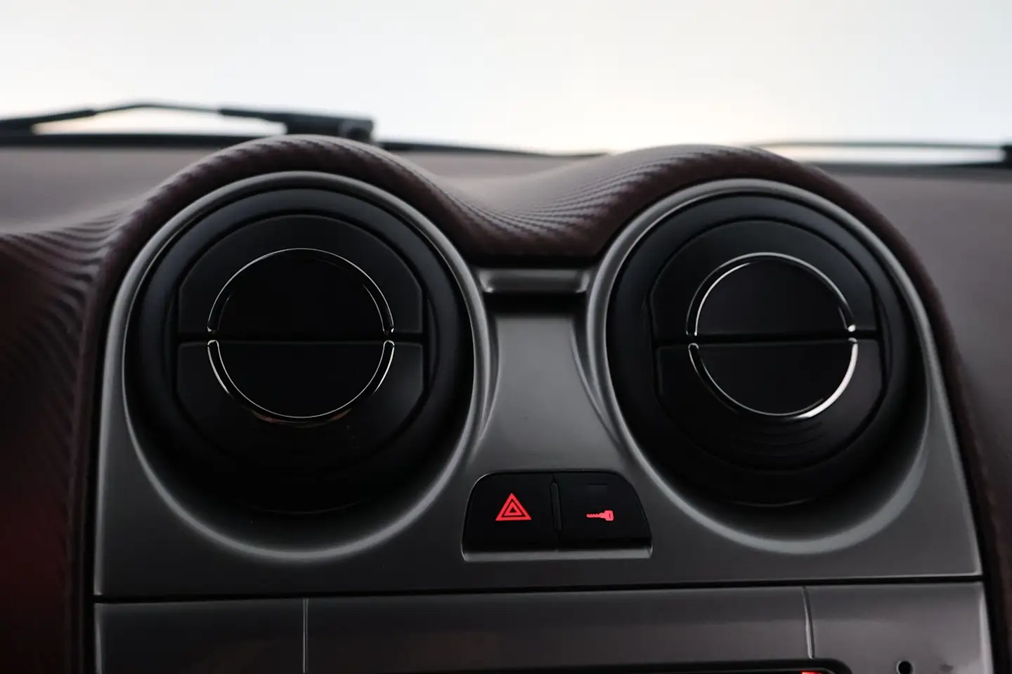 Car Image - 7ydKj9Nz8hufxerHE6A1tR