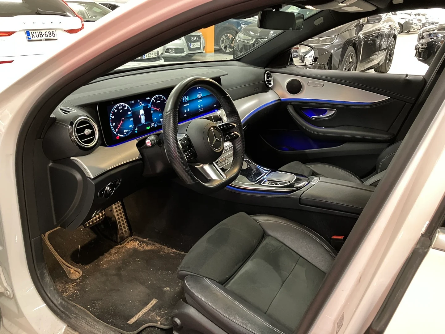 Car Image - 42P0MiZ3lNhNdKOLF01VMc