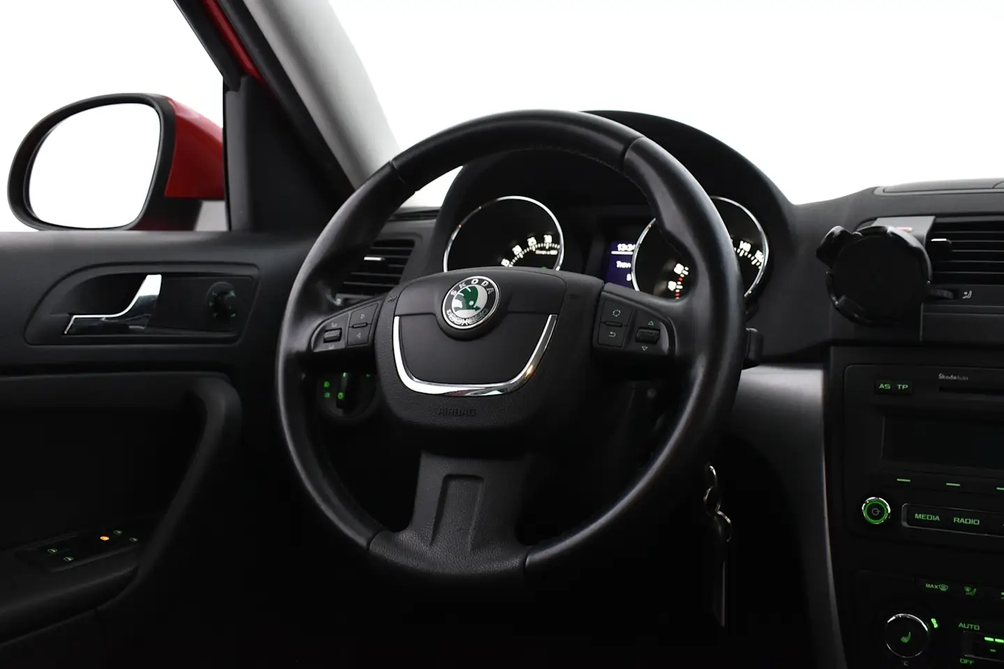 Car Image - 5HrkLo3uruj6qbH9OMWtb2