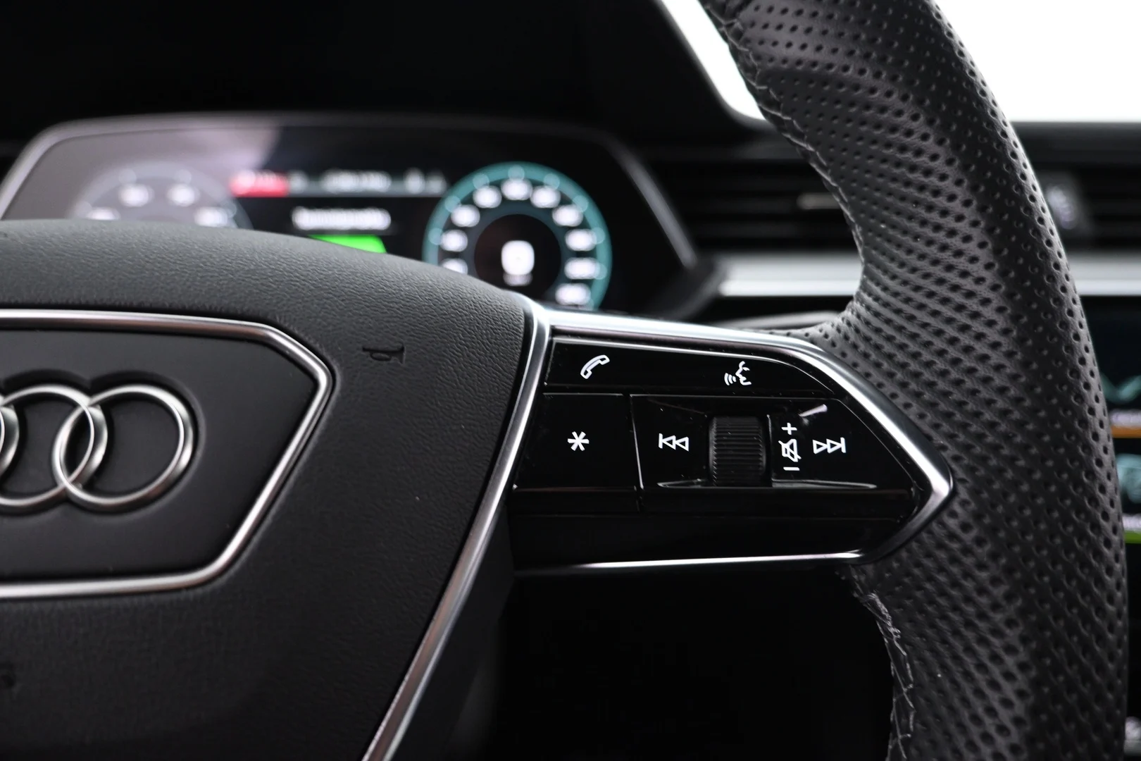 Car Image - 4go2OMkFn7YI0aITpWcVAz