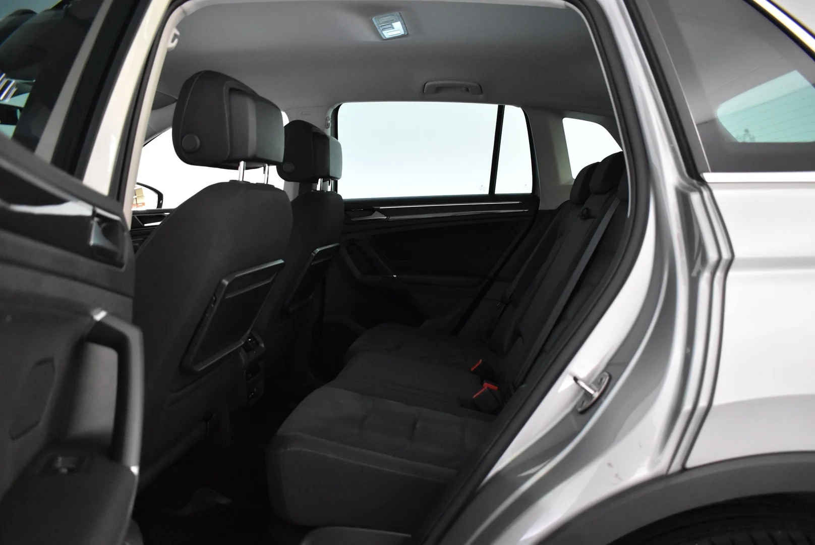 Car Image - 7MBUqWIdy4wViRUZf7mYTl