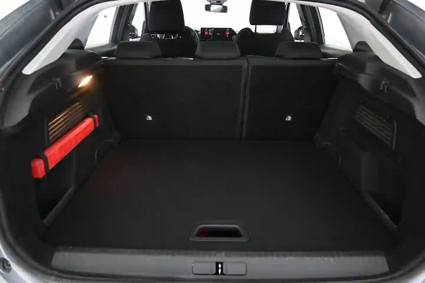 Car Image - 6yZKIKkb0eKhZVjoGconxX