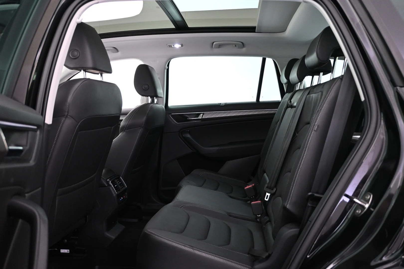Car Image - 29jUntYrl4SSzJnAc4rmpJ