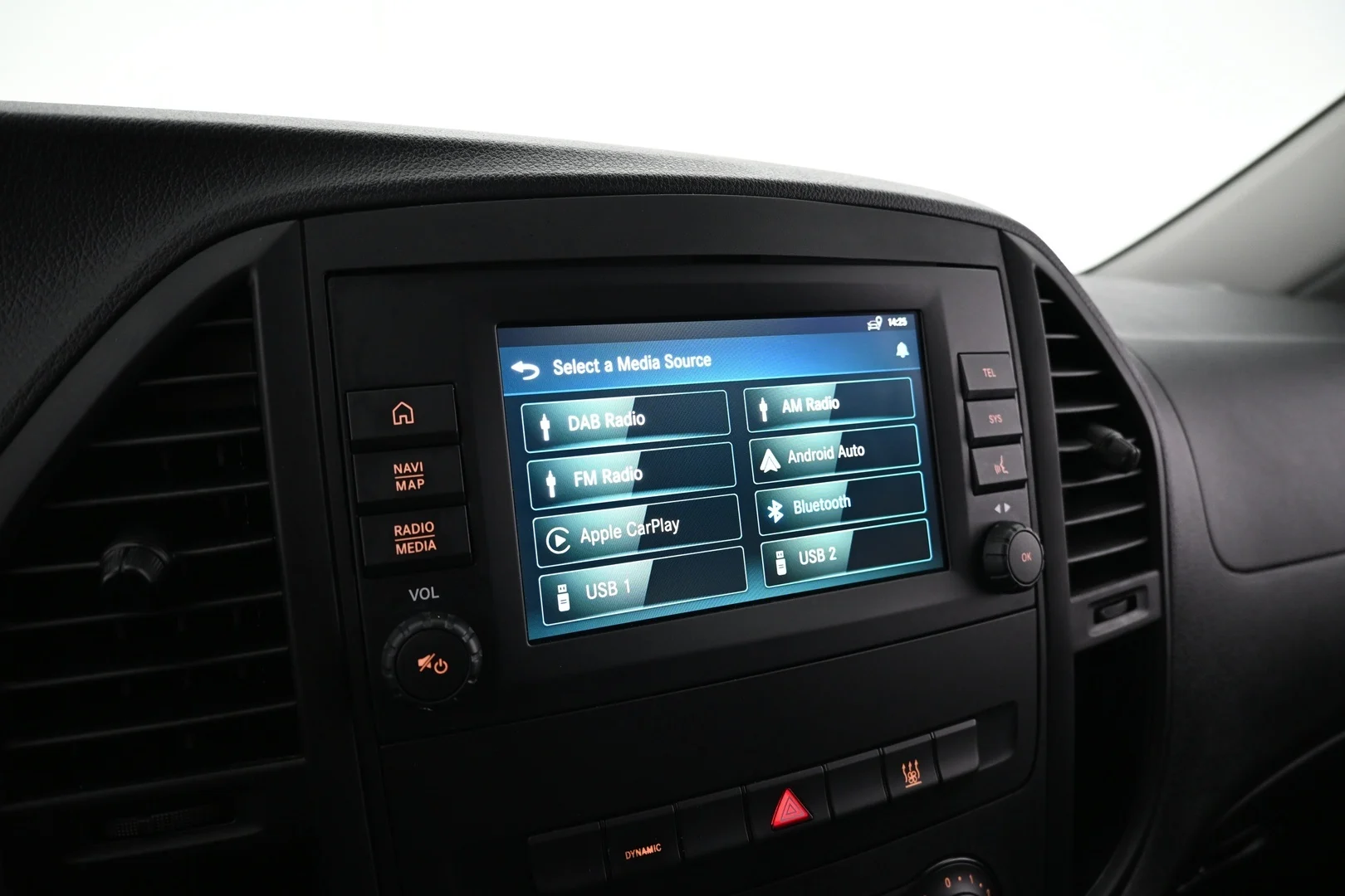 Car Image - 2XNOn2KBri4UKZchyCXeqI