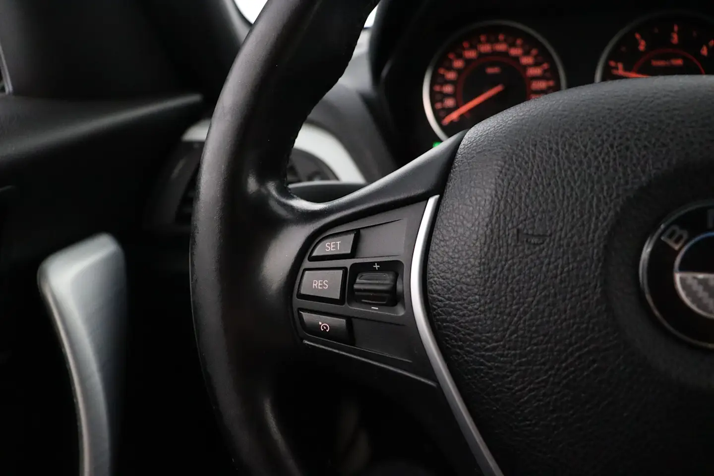 Car Image - 2SgxfWDRfORglu2gLTYOTX