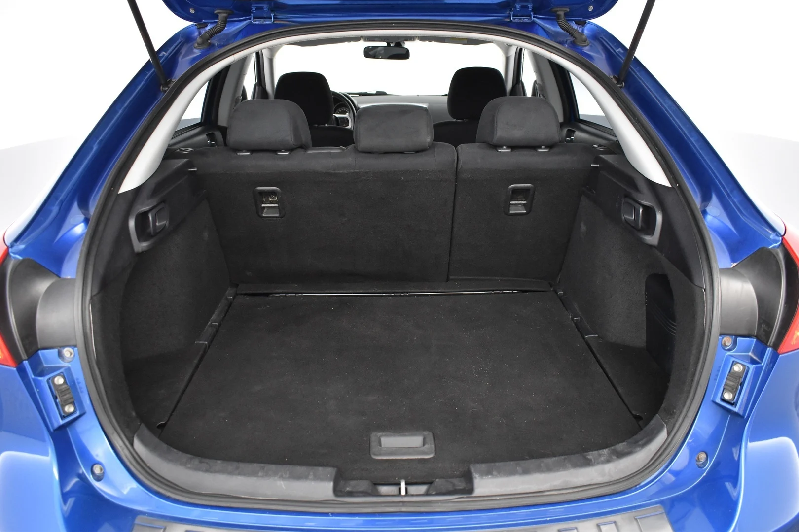 Car Image - 52yhIND9qeETNPdOHi18UY