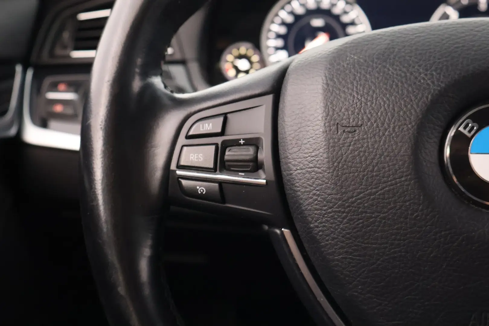 Car Image - 7MAmdxFWwUFvjDf2Sm3aIm