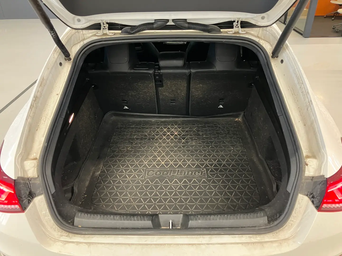 Car Image - 6dMofVd0vpCmlR1HIG9uIl