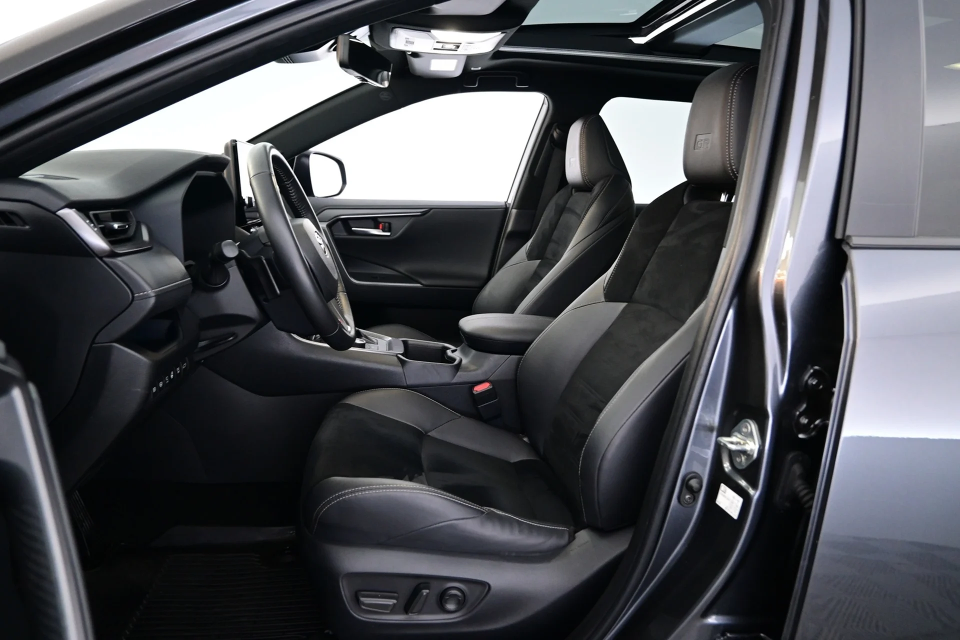 Car Image - O82hzfwIz2UhfSRkvs5rI