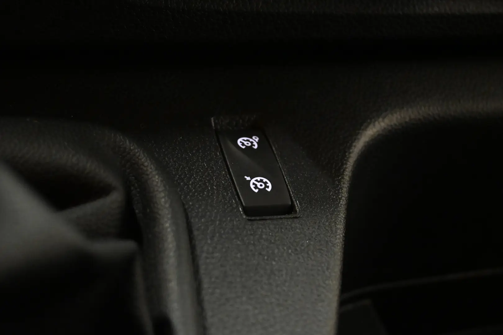 Car Image - 611UnYysxZAL6faQgQ3ple