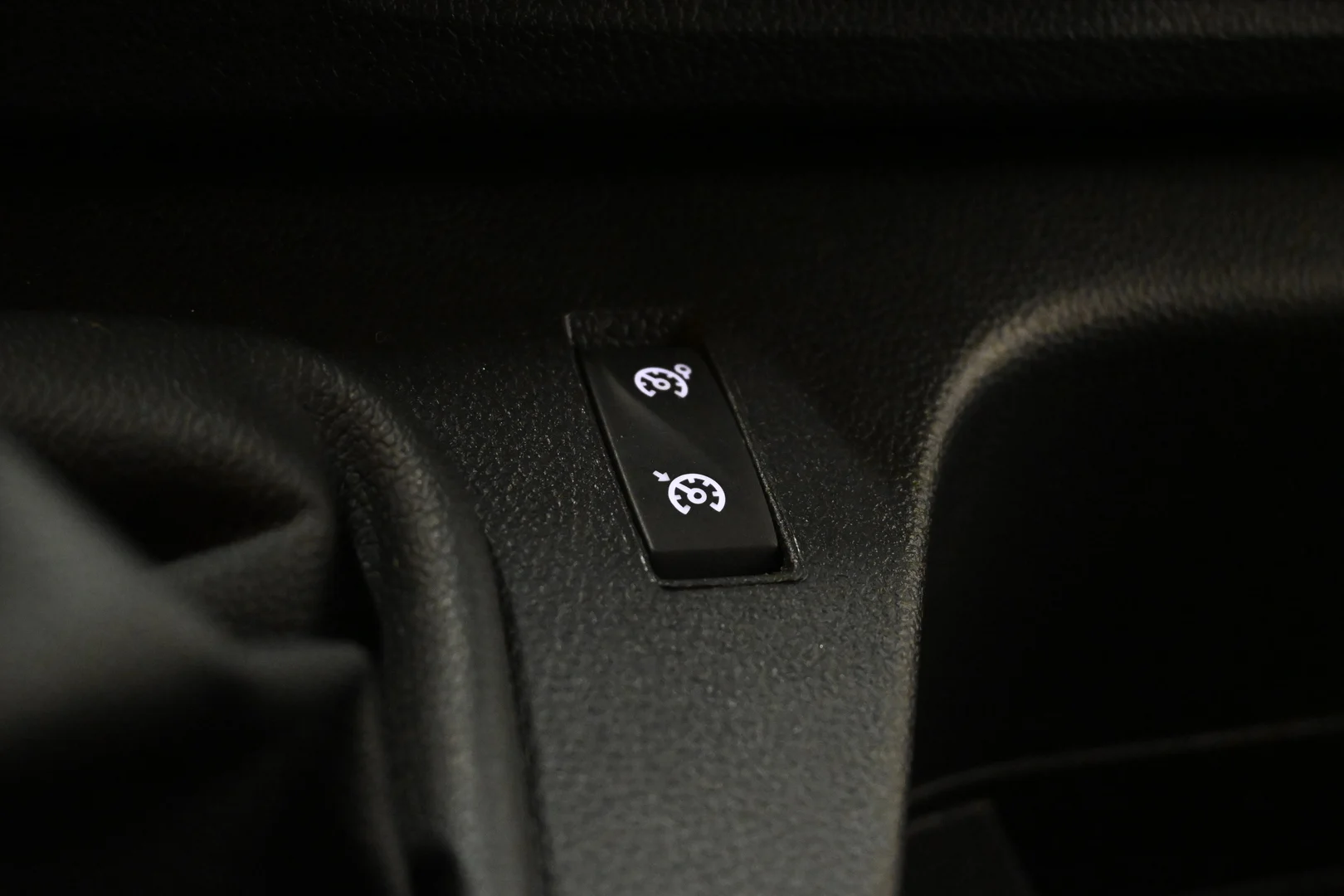 Car Image - 611UnYysxZAL6faQgQ3ple
