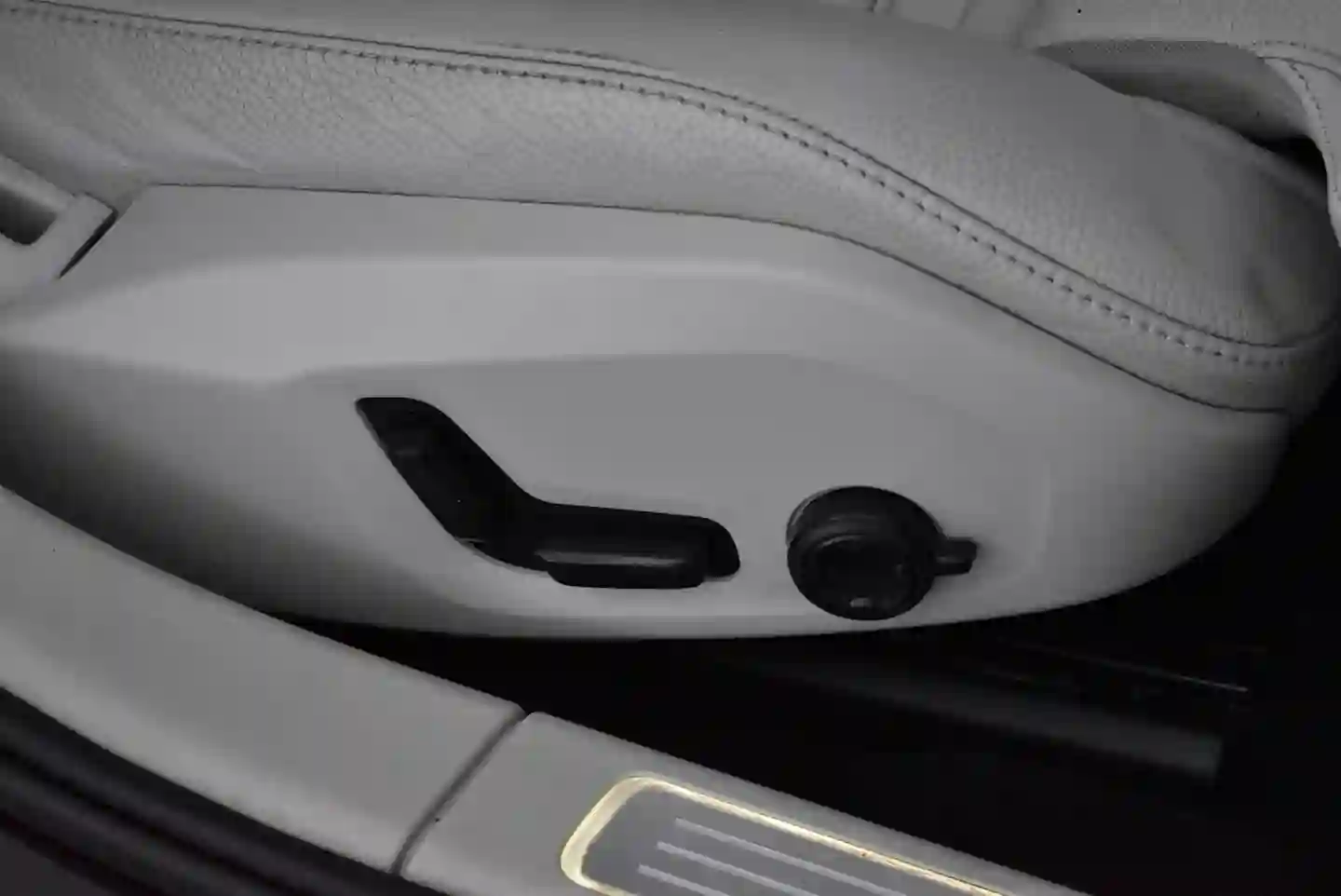 Car Image - 1xKQwIVk54zlvsoHlETM36