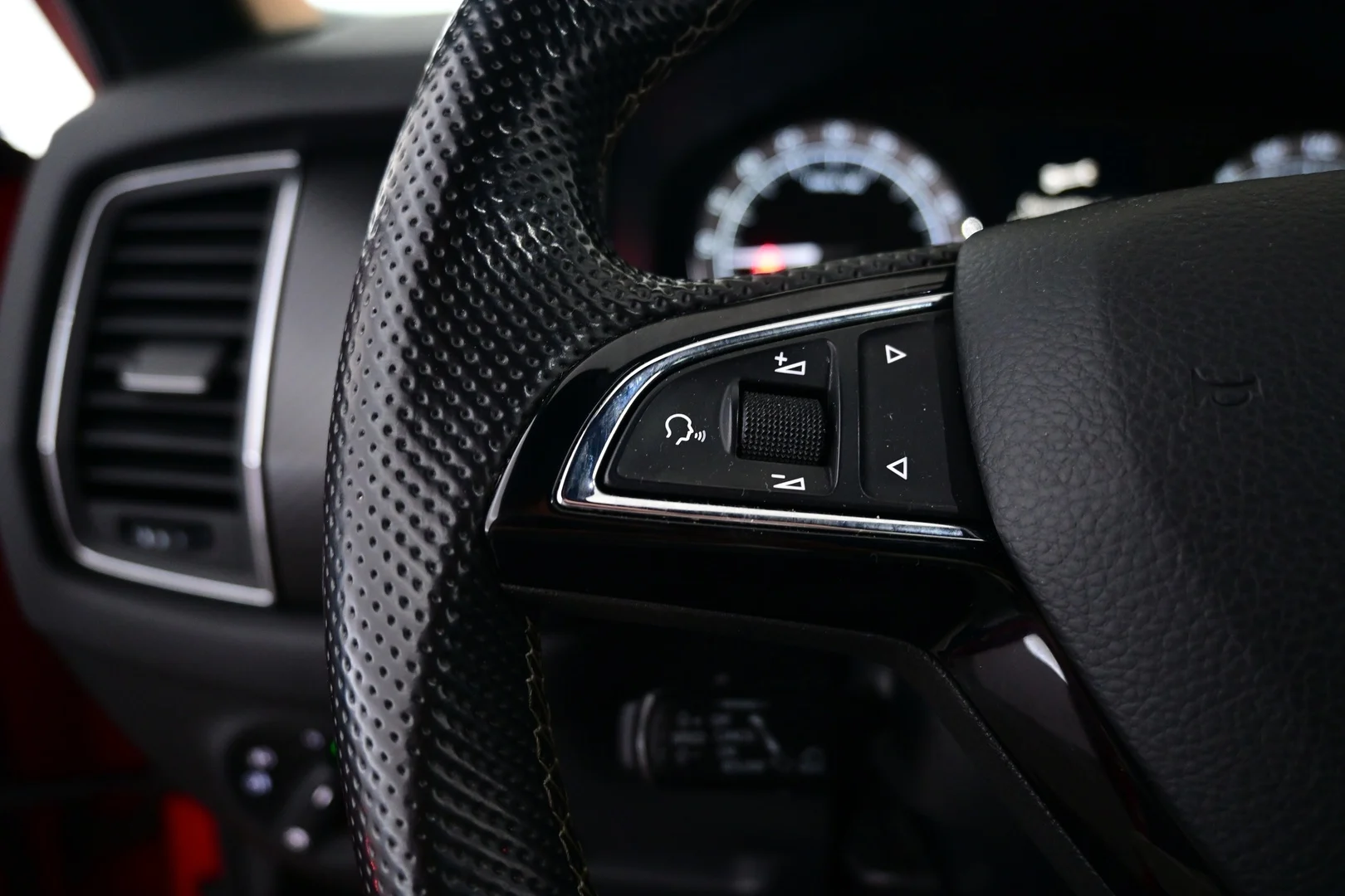 Car Image - 6tttZ01nvFIU1Y9qdYmn62