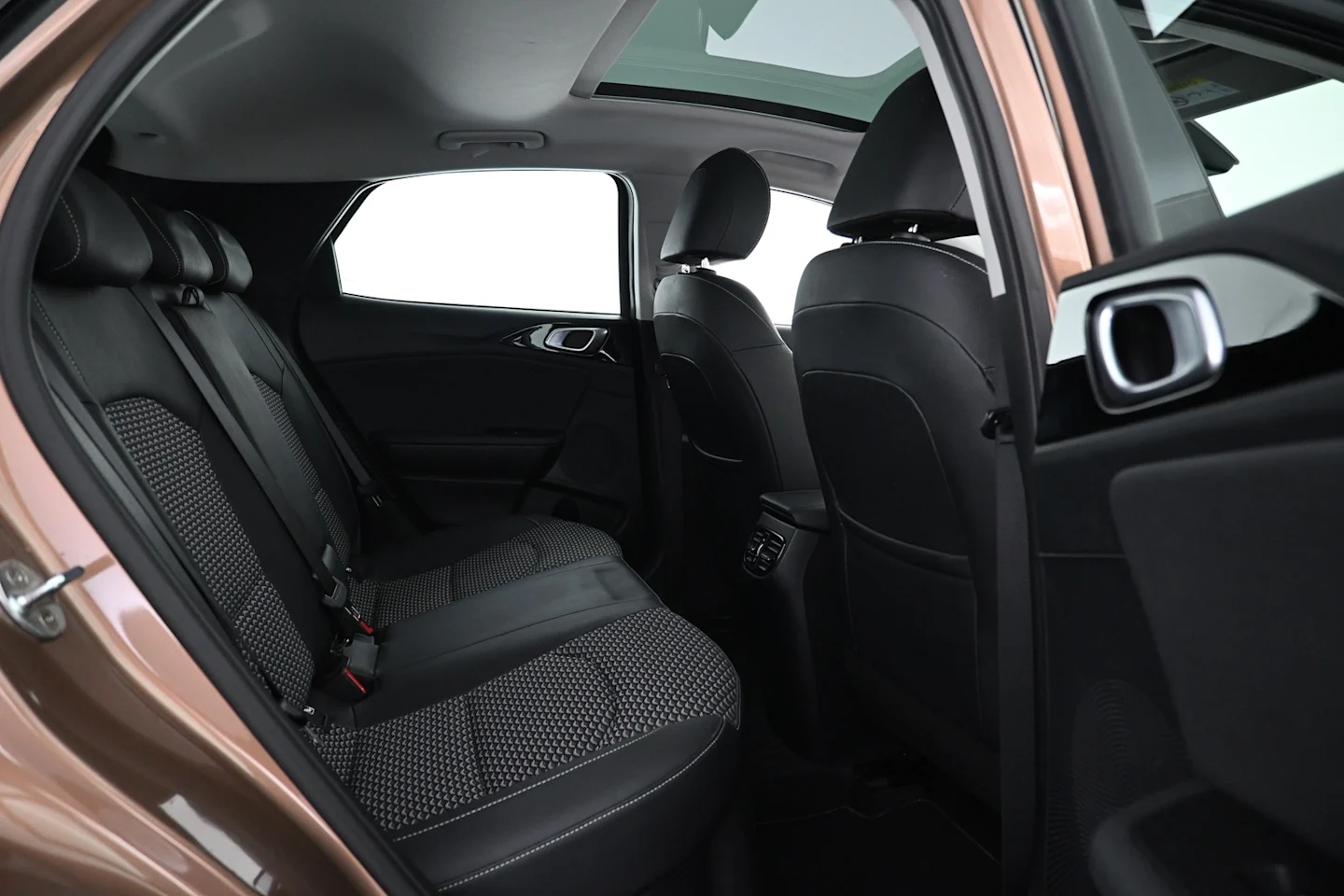 Car Image - mVzSH0z5FOjhJ8fPgX1cm