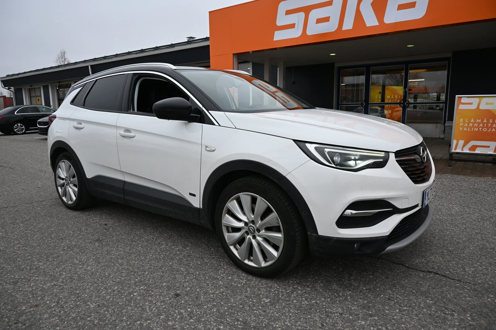 Car Image - 3U48iJEONovRxXjcckdVCu