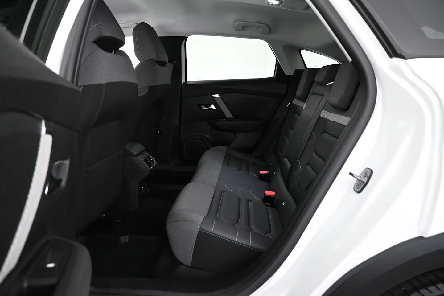 Car Image - 3olIPgj792PQOr6AdHpHBz