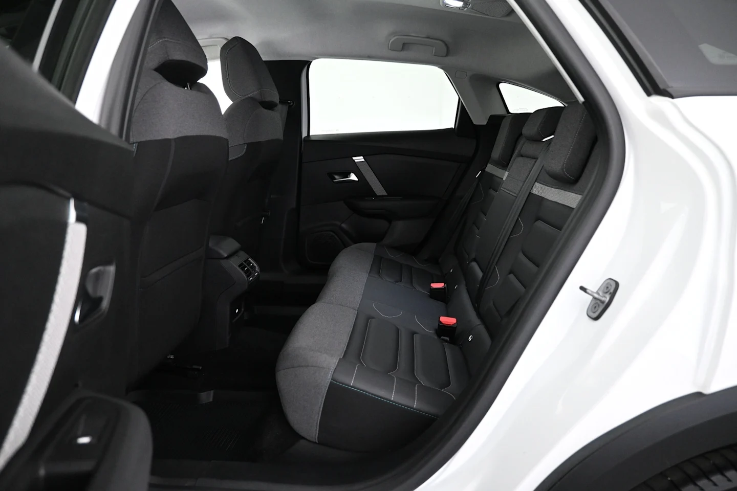 Car Image - 3olIPgj792PQOr6AdHpHBz