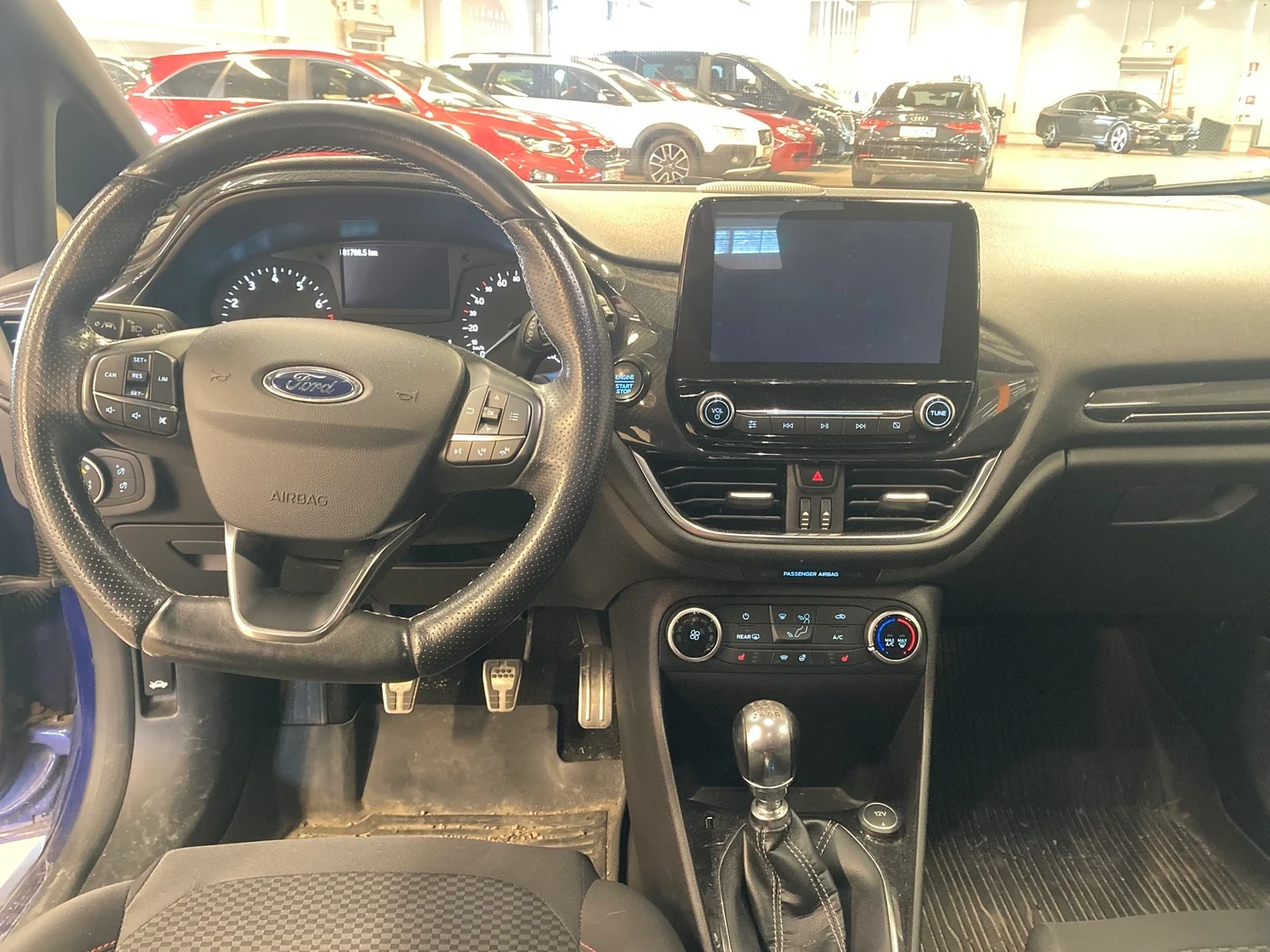 Car Image - 72oMGqff1PLFJDRmdD70Gq