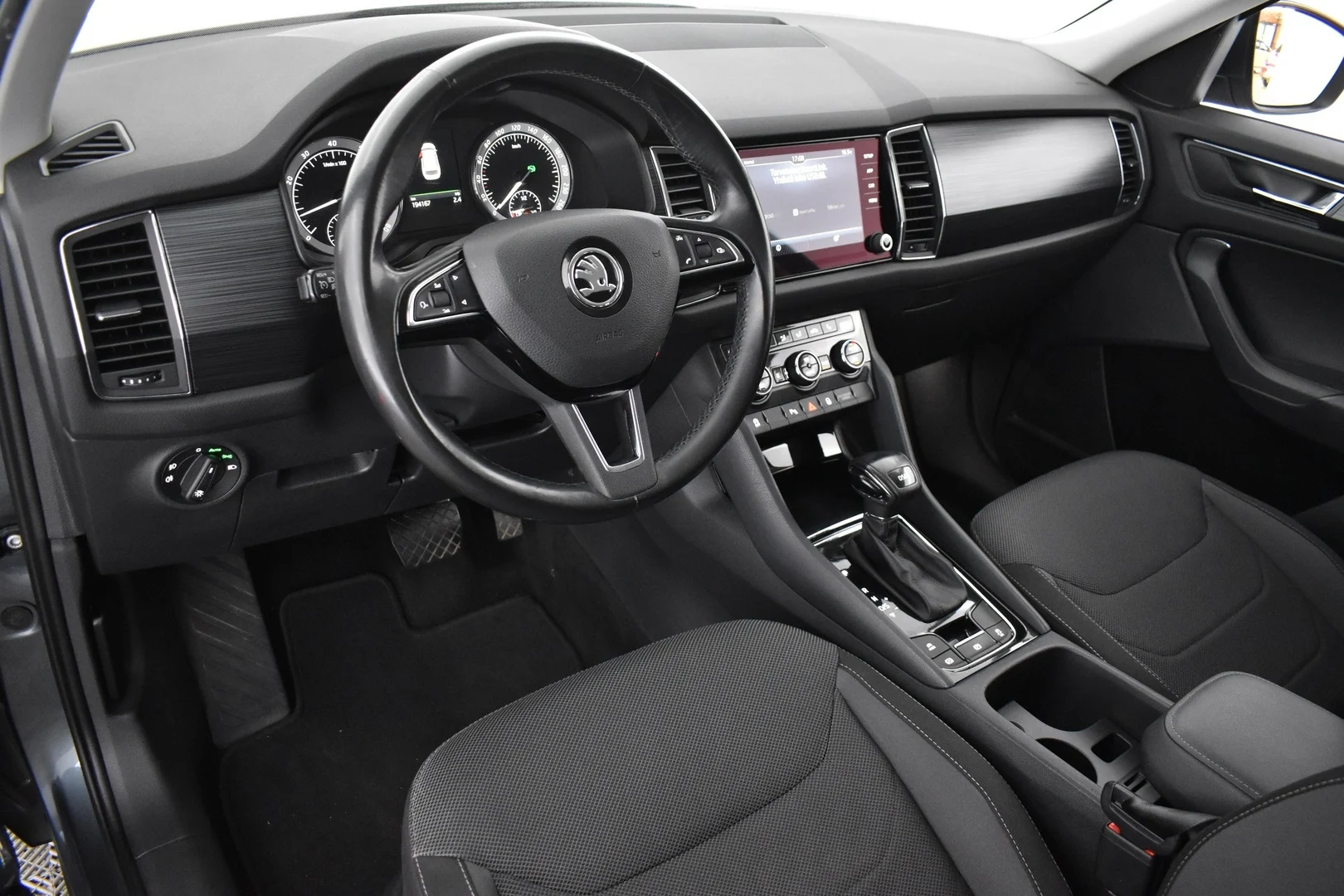 Car Image - 1LNWExdKiV3LTYqpGiTpAT