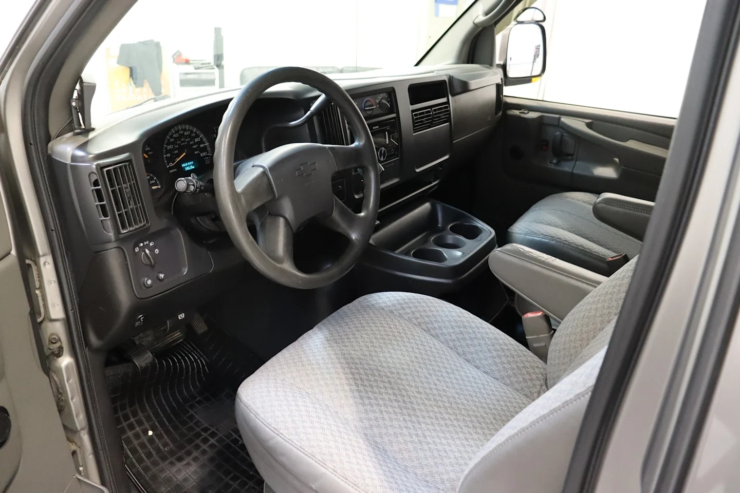 Car Image - 66kLQIPZhg6ZAZcP3WkW4L