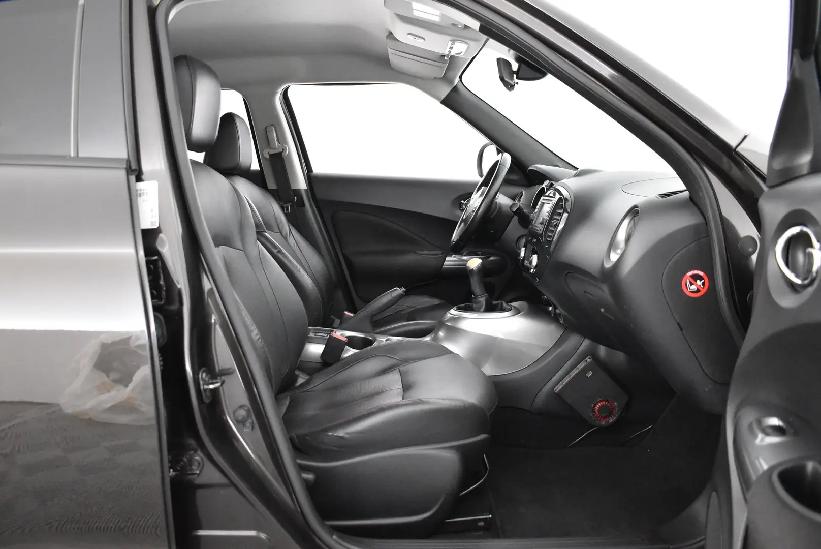 Car Image - 1NB5tT5LE3w6Bx8Eumqs1T