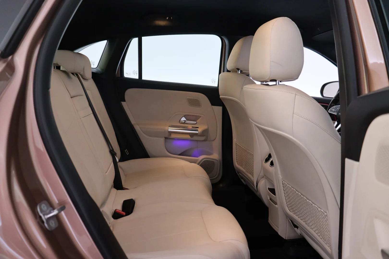 Car Image - 2QrOWg0Ea8DprmSwwRR4vW